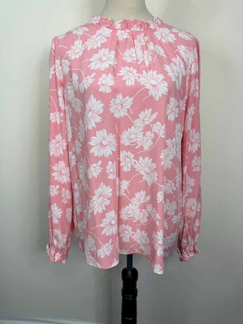LOFT Pink Daisy Print Ruffle Neck Blouse Floral‎ Keyhole Back Size L Coquette